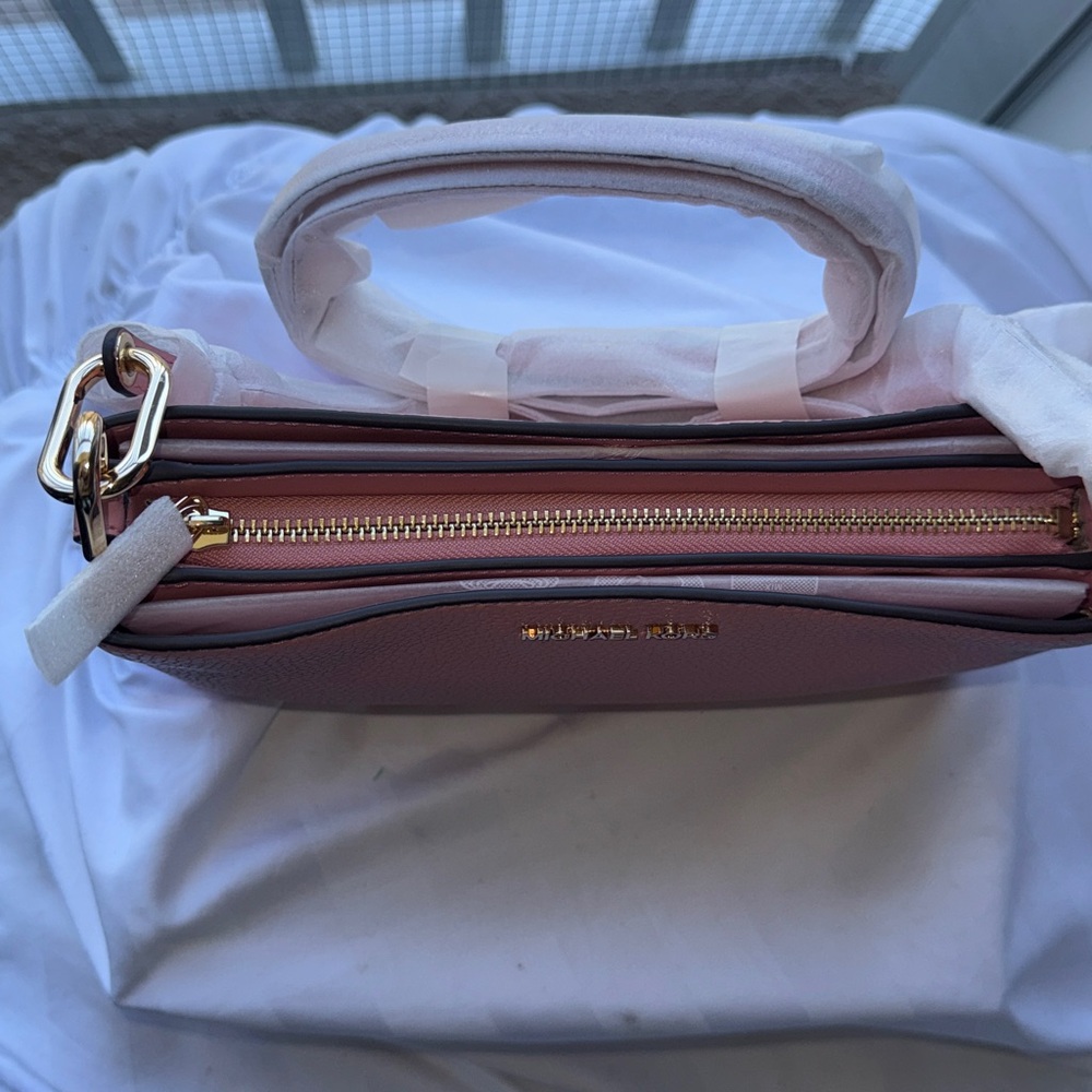 NWT - Michael Kors Blush Pink Pebbled Satchel Crossbody. - Picture 4 of 9